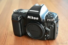 Nikon F90X s databackom MF-26 a orig strapom - 2