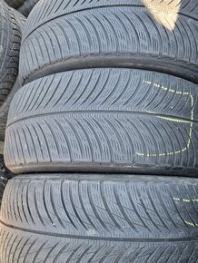 245/45R19 - 2