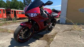 Yamaha YZF-R6 - 2