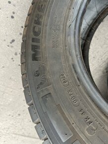 Pneu 215/70 r15c - 2