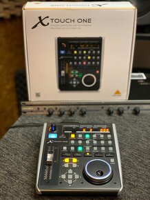 Behringer X-TOUCH ONE - 2