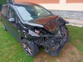 Rozpredám po Havárii Seat Ibiza 6J Sport 2009 1.9TDI(BLS) 77 - 2