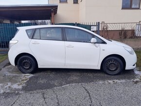 Toyota Verso 1,6 benzin - 2