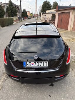 Lancia Delta 1,6 MTJ Platinum - čierna metalíza - 2