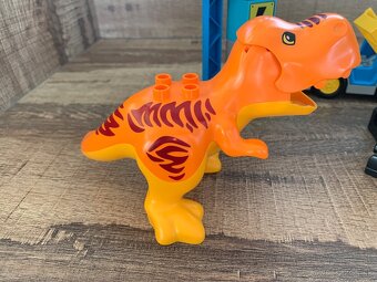 Predám Lego DUPLO 10880 - Jurassic World - T-Tex a Veža - 2