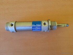 Vzduchový piest Festo DSW-32-25-P - 2