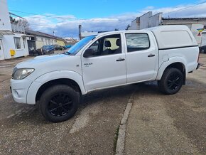 TOYOTA HILUX 2,5 DIESEL 4X4 UZÁVIERKU MA - 2