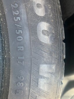 Zimne pneu 225/50 R17 - 2