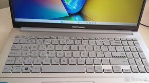 Asus Vivobook E1504G takmer nový, záruka - 2