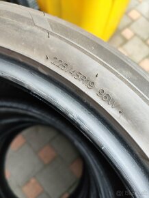 Pneu Hankook 225/45 r19 - 2