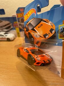 HotWheels Lamborghini Huracan Sterrato - 2