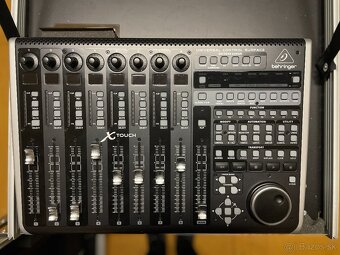 Behringer X-Touch Universal Control Surface - 2