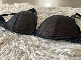 TEZENIS cipkova podprsenka nova 80/B push up - 2