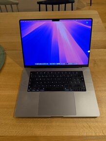 Predám MacBook Pro 16" z roku 2021 512 GB - 2