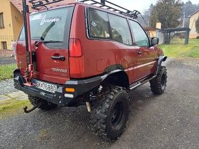 Nissan Terrano 2,7 tdi - 2