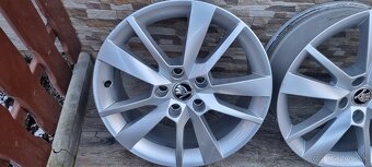 Predám SKODA Trius elektrony 5X112 R17 et49 J7 - 2