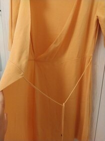 Oranžové úpletové šaty. - 2