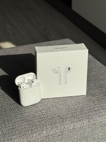 Apple AirPods (2. generácie) - 2