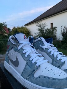 Nike Air Jordan 1 Mid French Blue - 2