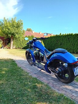 Honda vt 1300 cx fury - 2