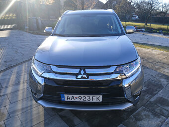 Mitsubishi Outlander - 2