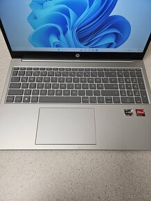 HP Laptop 15 Ryzen 5 7520U / 16GB RAM / 512GB SSD - 2