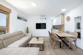 CHORVÁTSKO - Zariadené apartmány 10 m od mora - PAG, POVLJAN - 2