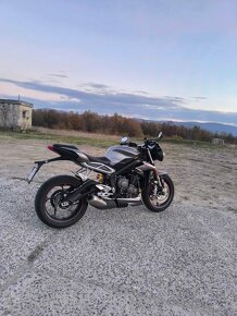 Triumph Street Triple 765 RS - 2