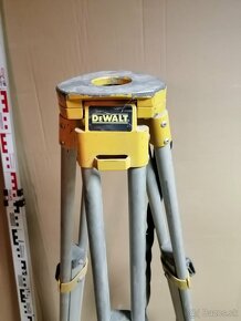 DEWALT statív + nivelačna tyč - 2