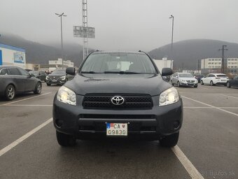 Predam toyota rav4 2.2 D-4D 4x4 - 2