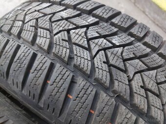 205/60R16 NOKIAN- DUNLOP sada zimných pneumatik - 2