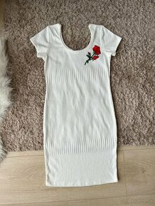 Biele šaty s vyšitou ružou - 2