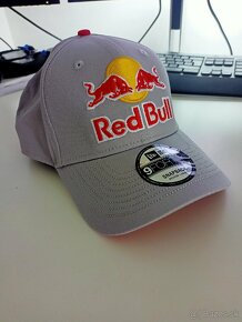 Red Bull šiltovka - 2