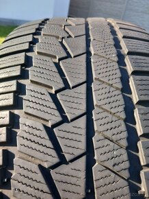 235/40 r19 zimne pneumatiky - 2