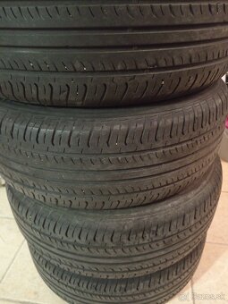 225/60 R17 - 2