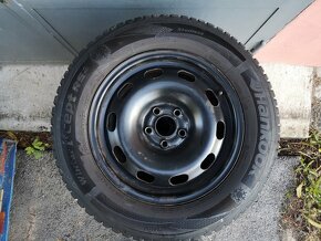 Predam zimne pneu Hankook s diskami 195/65 r15 - 2