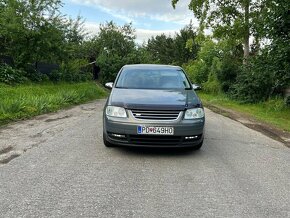 Volkswagen Touran 1.9 TDI Highline DSG - 2