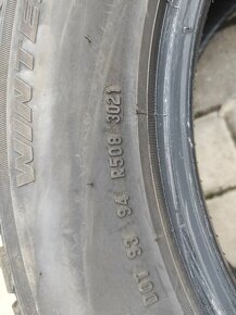 Predám dve zimné pneu Pirelli 215/60R16 - 2