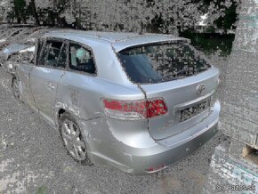 Rozpredam Toyota Avensis 2.0 D-4D T27 - 2