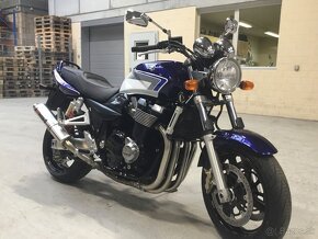 Suzuki GSX 1400 - 2