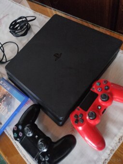 Ps4 slim 2x ovladač + hra - 2