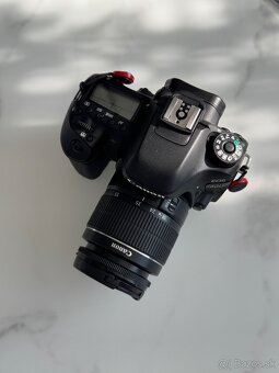 Canon EOS 80D + 2 objektívy (50mm f/1.4, EF-S 18-55mm (kit)) - 2