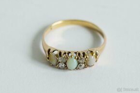 Starožitný 18ct zlatý prsteň s opálmi a diamantami - 2