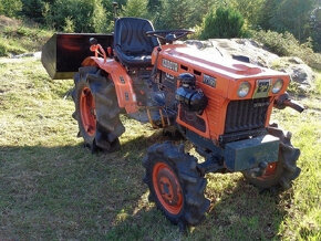 traktor Kubota 4x4 veľmi dobrom stave - 2