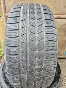 Predám 2-Zimné pneumatiky Roadstone 225/45 R17 - 2