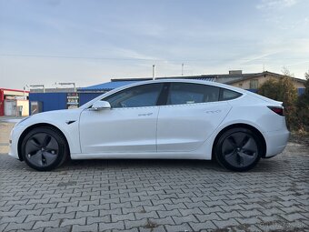 Tesla model 3 - 2