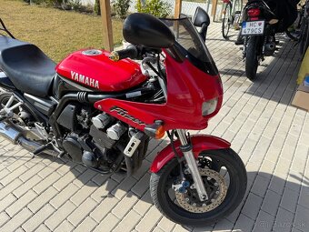 Yamaha FZS 600 Fazer - 2