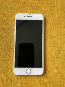 Predám iPhone 7 32GB Silver - 2