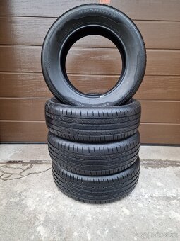 Predám letné pneu Hankook ventus prime 3x. rozmer 215/65 R17 - 2