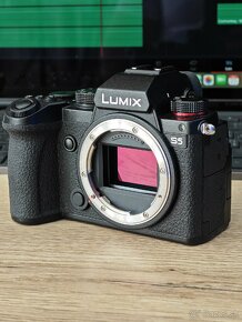 Panasonic Lumix S5 - 2